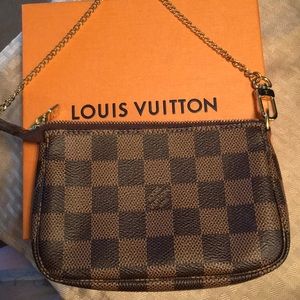 Louis Vuitton mini pochette GREAT CONDITION